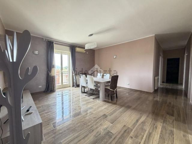 Appartamento in vendita di 120 m² in Via Alessio di Giovanni, 18