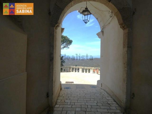Appartamento in vendita di 120 m² in Via Appio Claudio, 7