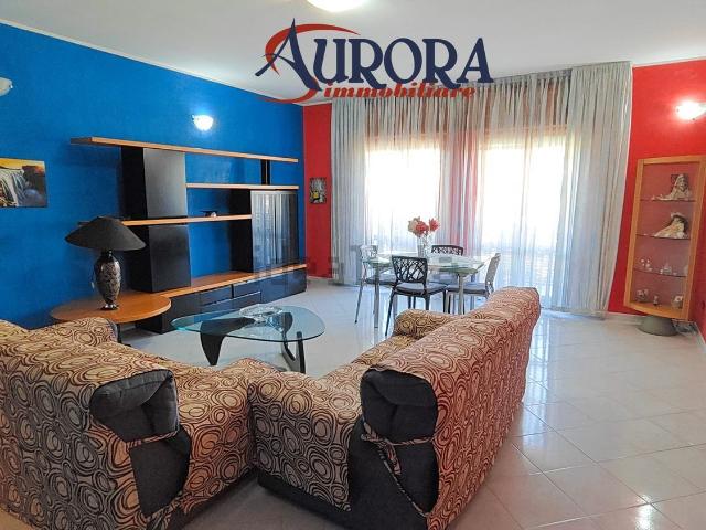 Appartamento in vendita di 120 m² in Via Appia Nuova