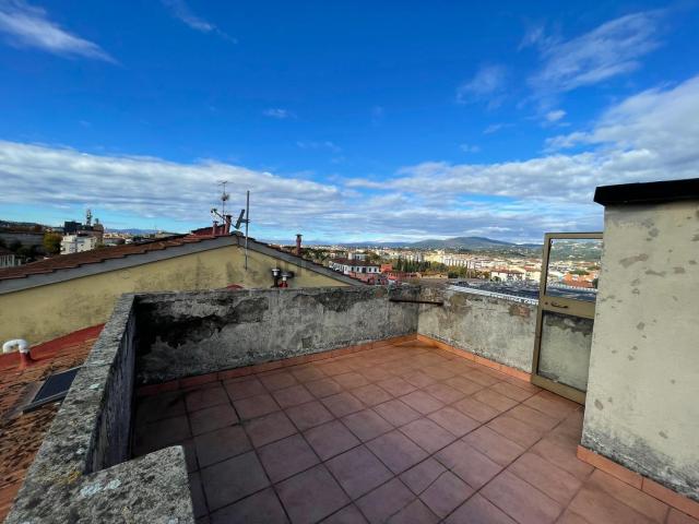 Appartamento in vendita di 120 m² in Via Aretina