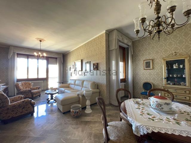 Appartamento in vendita di 120 m² in Via Attilio Mariotti