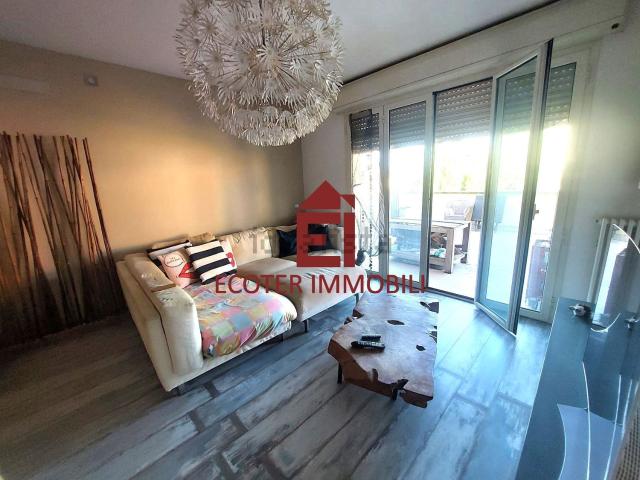 Appartamento in vendita di 120 m² in Via Augusto Daolio, 16