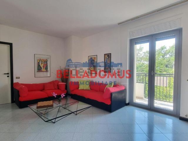 Appartamento in vendita di 120 m² in Via Australia, 5