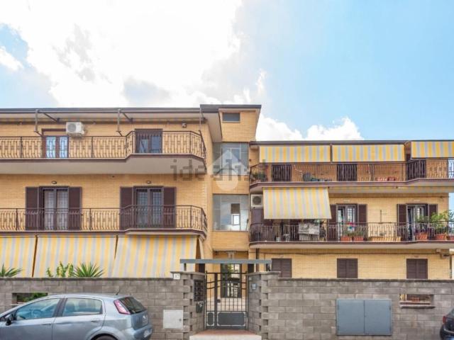 Appartamento in vendita di 120 m² in Via Borghesiana, 400