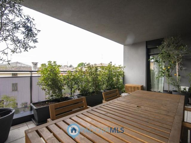 Appartamento in vendita di 120 m² in Via G Carducci