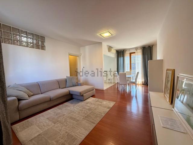 Appartamento in vendita di 120 m² in Via G. Carducci, 2