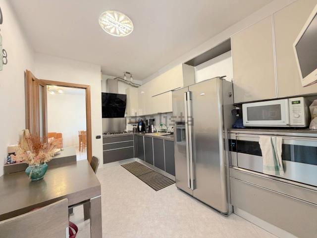 Appartamento in vendita di 120 m² in Via G. D&apos Aroma