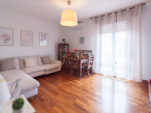 Appartamento in vendita di 120 m² in Via G. Grosoli, 24