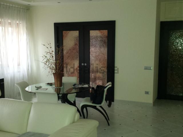 Appartamento in vendita di 120 m² in Via G. L. Bernini, 24