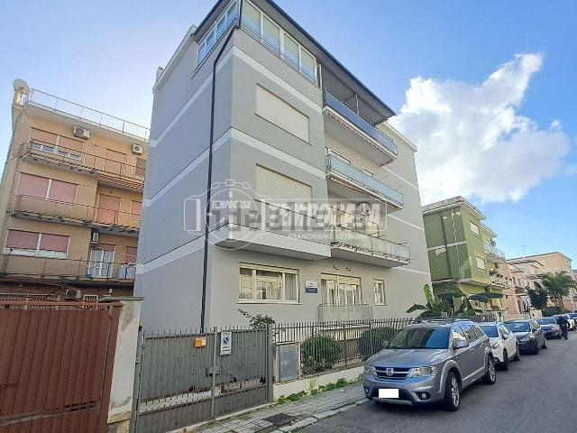 Appartamento in vendita di 120 m² in Via G. Leopardi, 9
