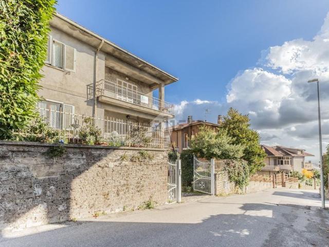 Appartamento in vendita di 120 m² in Via G. Matteotti, 44