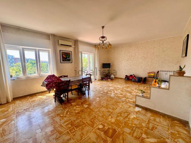 Appartamento in vendita di 120 m² in Via Gabriele Jannelli, 450