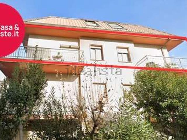 Appartamento in vendita di 120 m² in Via Gaetano Donizetti, 4