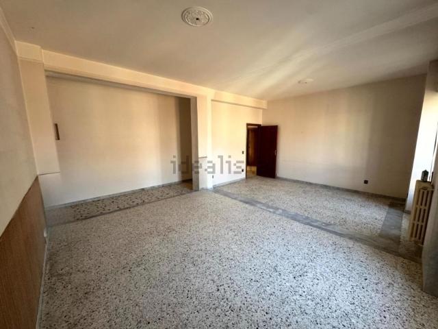 Appartamento in vendita di 120 m² in Via Gen. Vincenzo Colangelo, 35