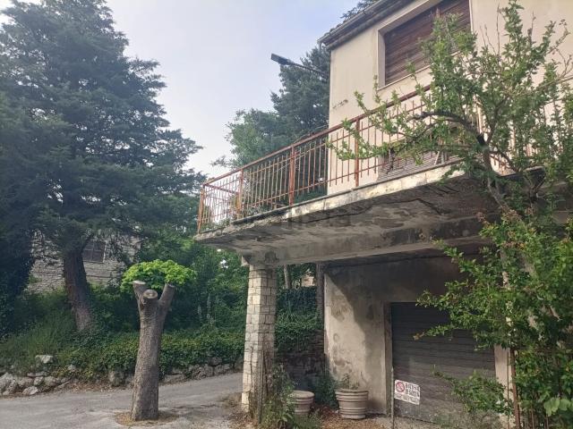 Appartamento in vendita di 120 m² in Via Genga, 1