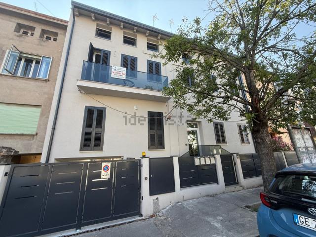Appartamento in vendita di 120 m² in Via Generale Domenico Piva