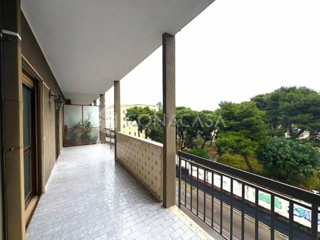 Appartamento in vendita di 120 m² in Via Giulio Petroni