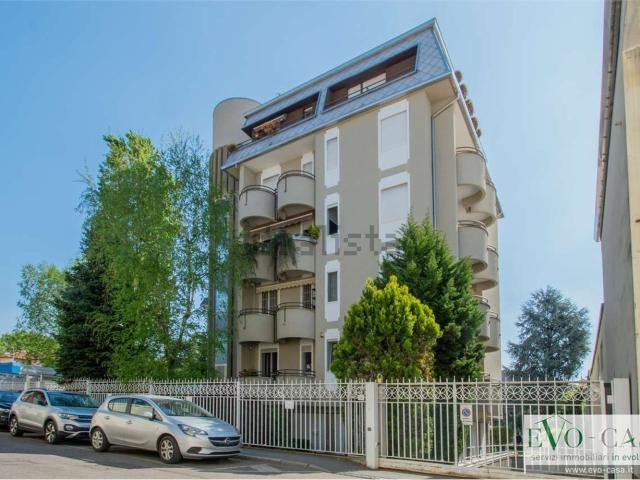 Appartamento in vendita di 120 m² in Via Giuseppe Calini, 16