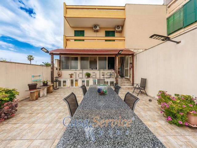 Appartamento in vendita di 120 m² in Via Giuseppe Garibaldi