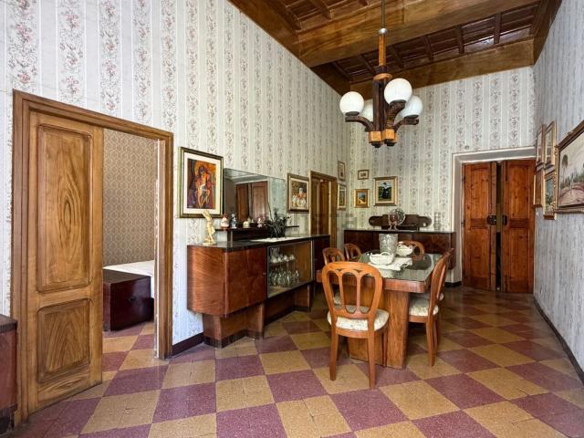 Appartamento in vendita di 120 m² in Via Giuseppe Garibaldi, 49