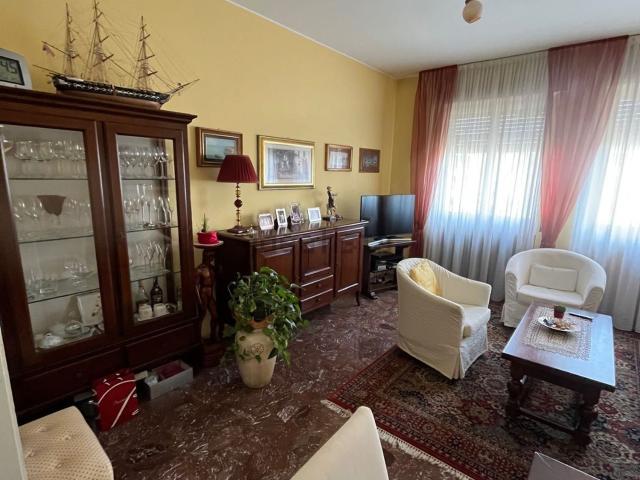 Appartamento in vendita di 120 m² in Via Giuseppe Garibaldi, 7