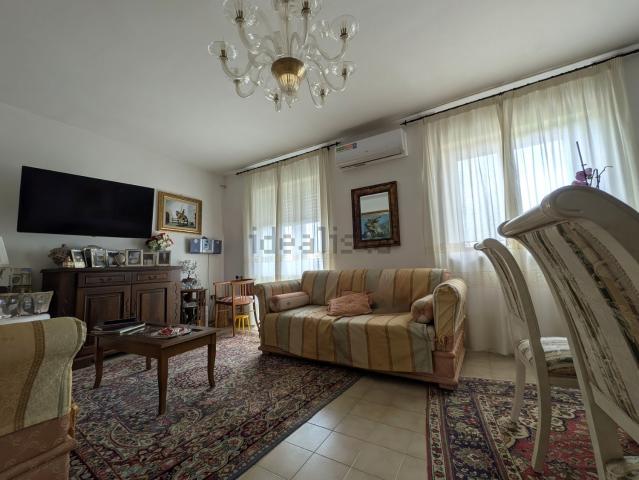 Appartamento in vendita di 120 m² in Via Giuseppe de Roma, 4