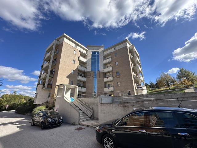 Appartamento in vendita di 120 m² in Via Giuseppe Folchi, 1