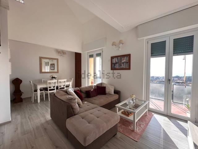 Appartamento in vendita di 120 m² in Via Giuseppe Mendozza