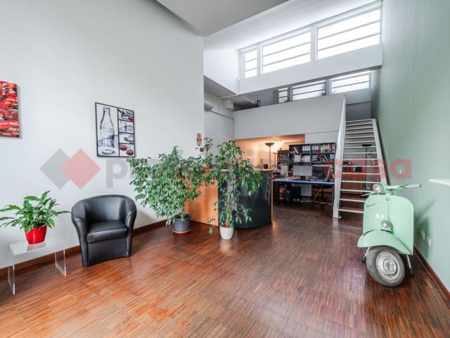 Appartamento in vendita di 120 m² in Via Giuseppe Parini