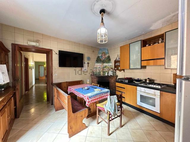Appartamento in vendita di 120 m² in Via Giuseppe Trara Genoino Cla Tolomeo, 10