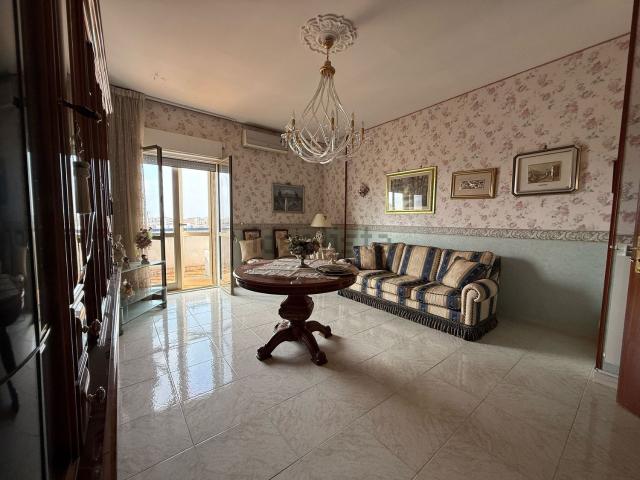Appartamento in vendita di 120 m² in Via Giuseppe Verdi