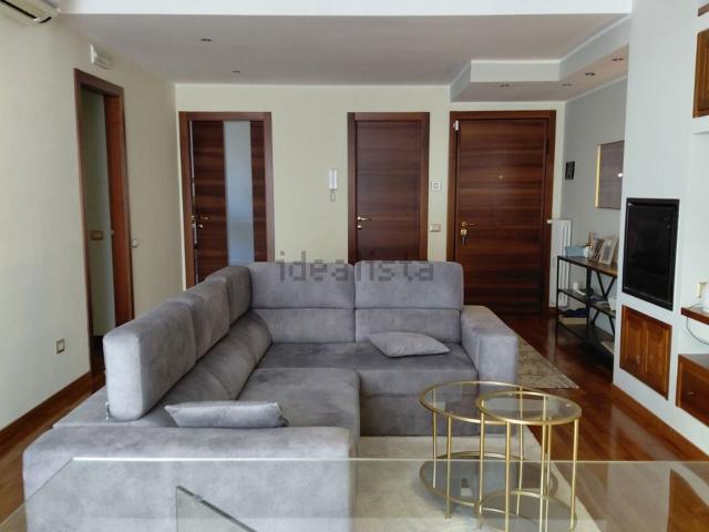 Appartamento in vendita di 120 m² in Via Giacomo Leopardi, 16