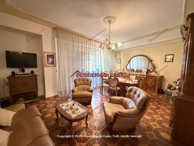 Appartamento in vendita di 120 m² in Via Giacomo Matteotti, 17