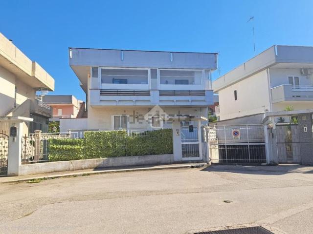 Appartamento in vendita di 120 m² in Via Giacomo Puccini