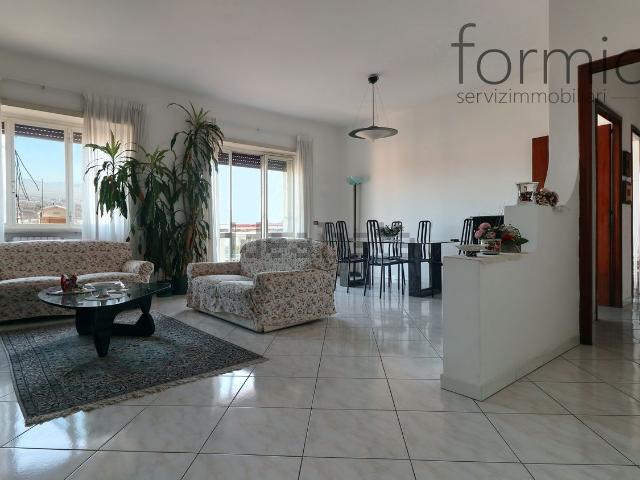 Appartamento in vendita di 120 m² in Via Giacinto Gigante
