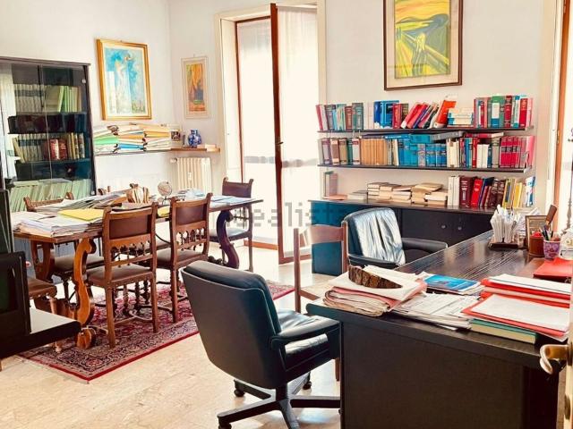 Appartamento in vendita di 120 m² in Via Gian Francesco Parravicini, 8