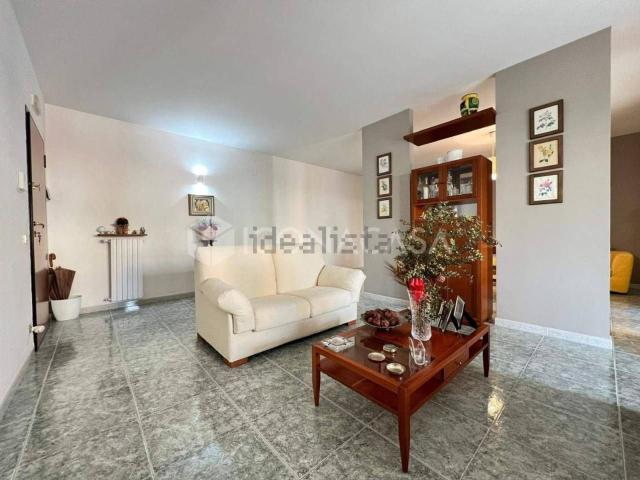 Appartamento in vendita di 120 m² in Via Giorgio Almirante, 3