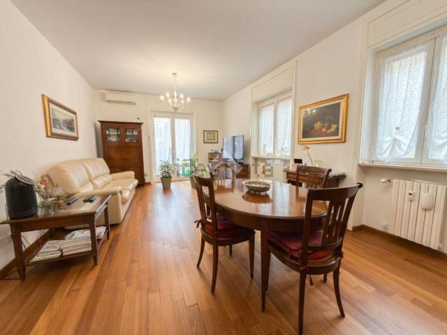 Appartamento in vendita di 120 m² in Via Giovanni Battista Pergolesi, 6