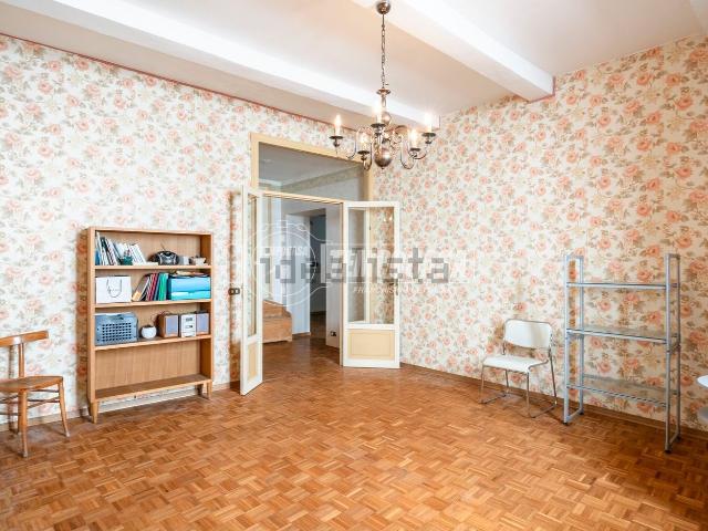Appartamento in vendita di 120 m² in Via Giovanni Mario Crescimbeni