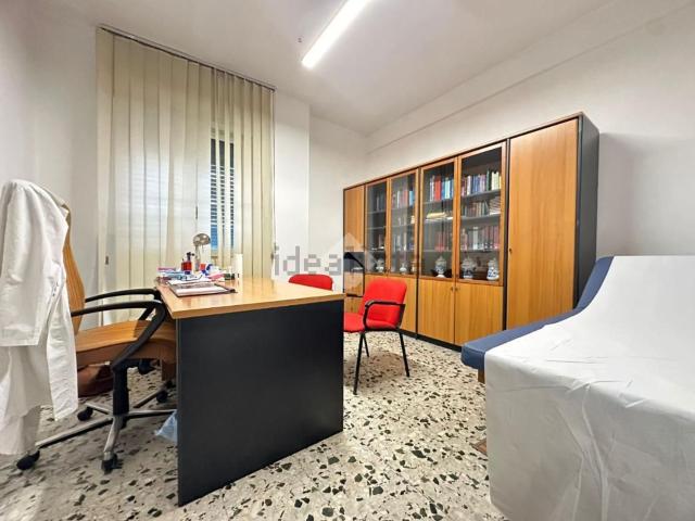 Appartamento in vendita di 120 m² in Via Giovanni Pascoli, 44