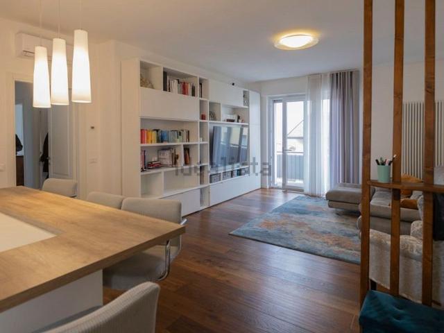 Appartamento in vendita di 120 m² in Via Giovanni Pascoli