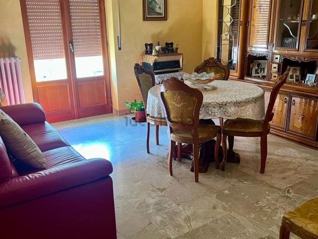 Appartamento in vendita di 120 m² in Via Guardialto