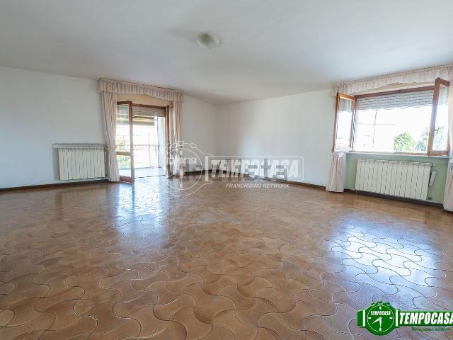 Appartamento in vendita di 120 m² in Via Guglielmo Oberdan