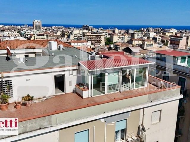 Appartamento in vendita di 120 m² in Via Dottor Consoli
