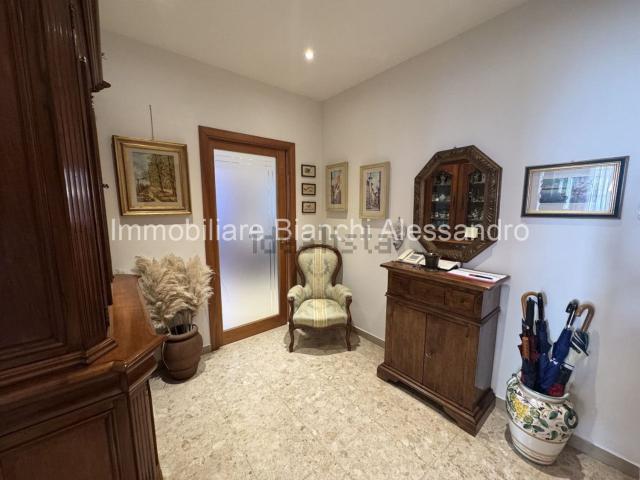 Appartamento in vendita di 120 m² in Via Dogali