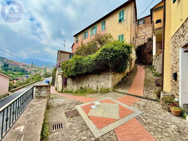 Appartamento in vendita di 120 m² in Via Dolcedo, 174