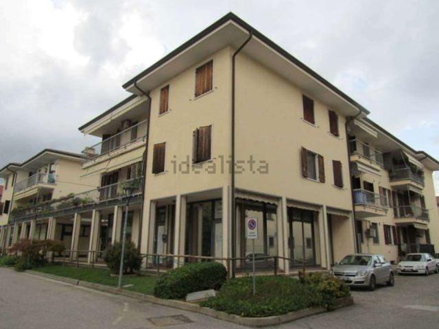 Appartamento in vendita di 120 m² in Via Don Giovanni Battista Tessari, 12