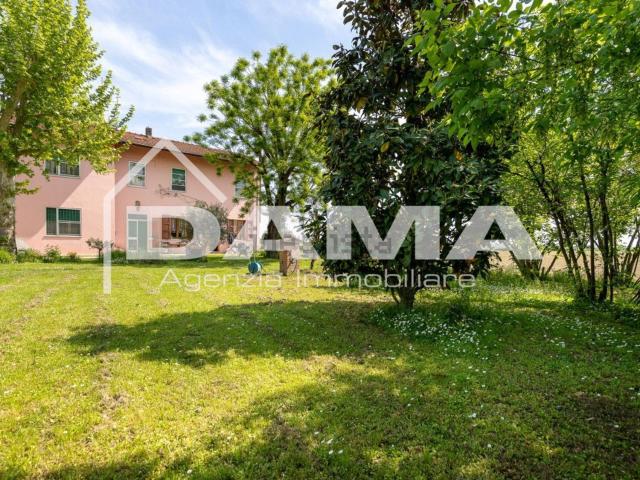 Appartamento in vendita di 120 m² in Via Don Romeo Bagattoni, 31