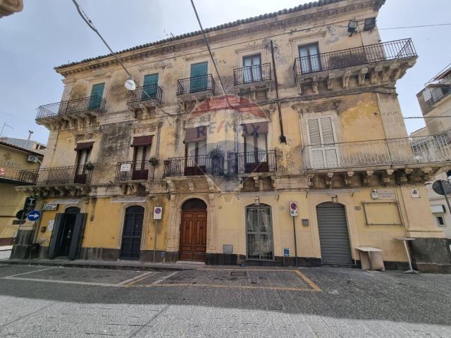 Appartamento in vendita di 120 m² in Via Donna Giovanna D&apos Austria, 6