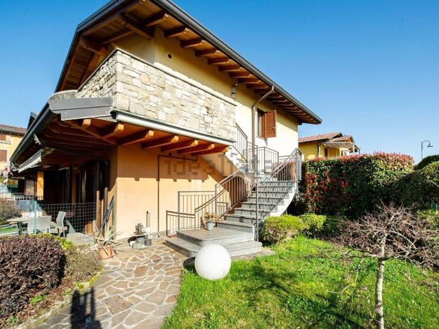 Appartamento in vendita di 120 m² in Via Dante Alighieri